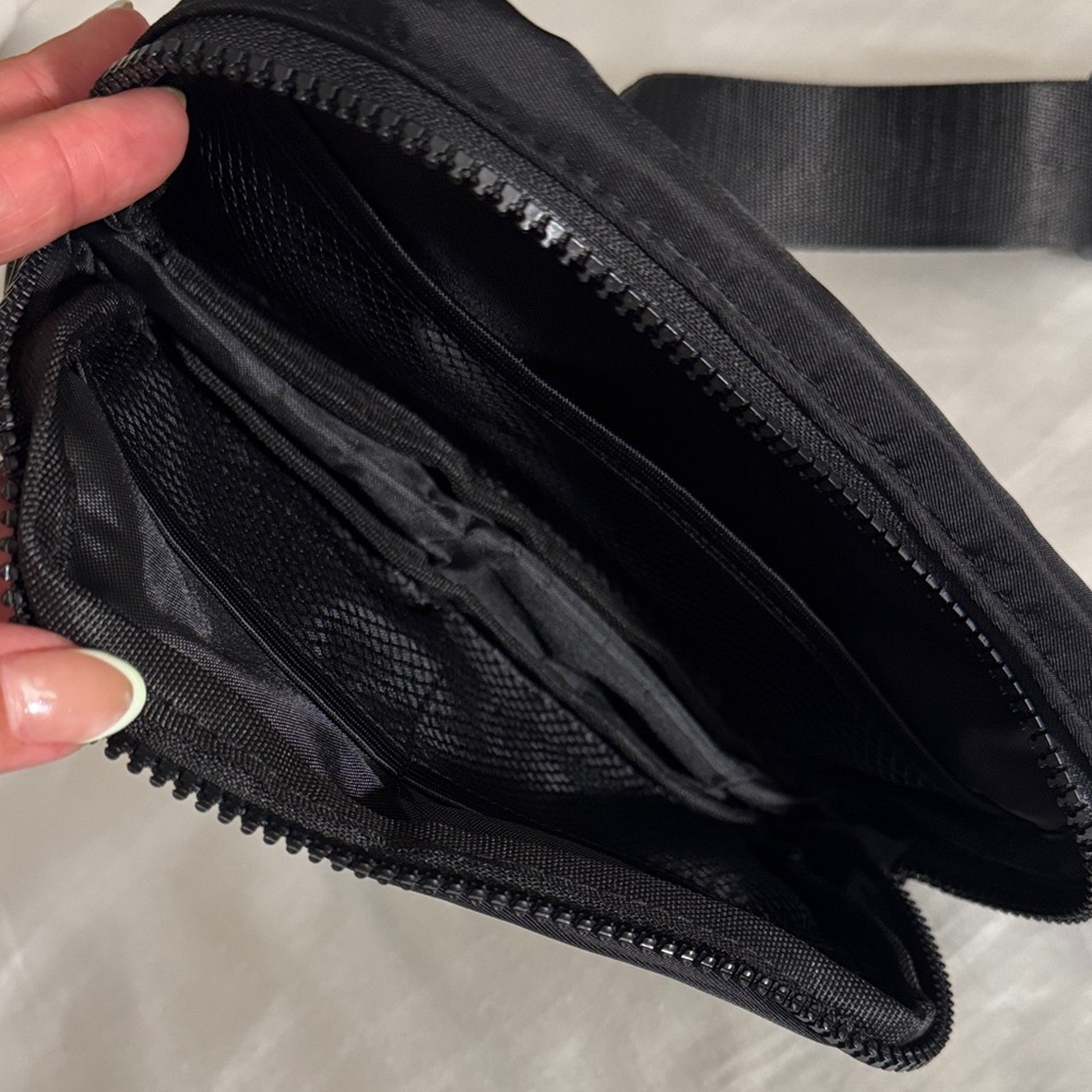 Ray-Ban Authentic Fanny Pack Black Belt/Waist Bag - NWOT - Picture 4 of 4